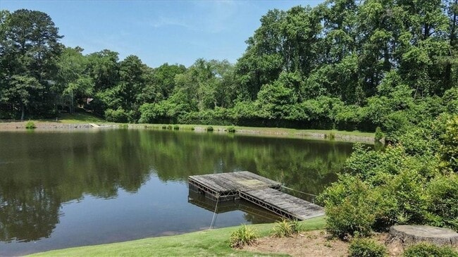 Photo - 2850 Cravey Dr NE