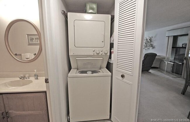 Photo - 300 SW South River Dr Unit 206