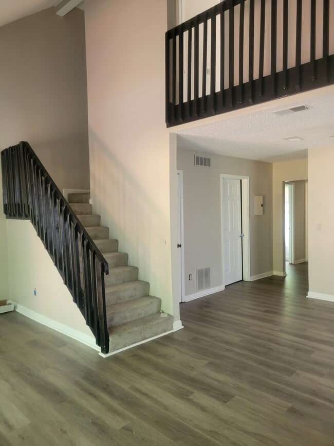 Photo - 1078 Falling Water Dr