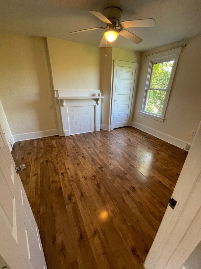 Photo - 1528 Methyl St