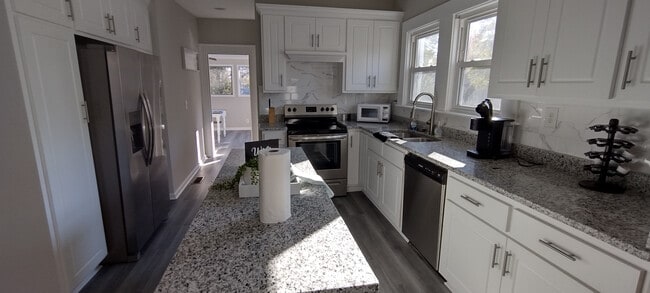 Room in House on Formosa Ave
