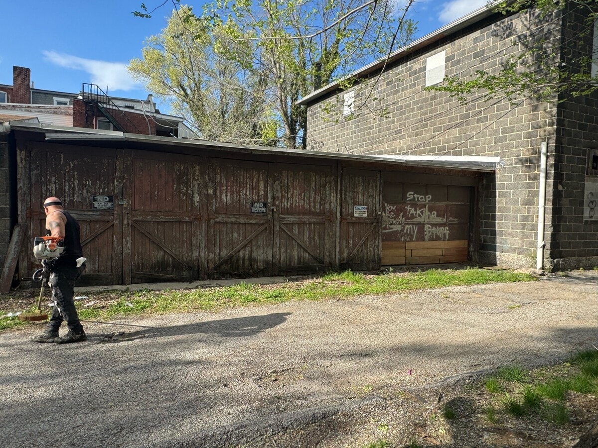 Photo - 122 E Cottage Pl Unit Garage
