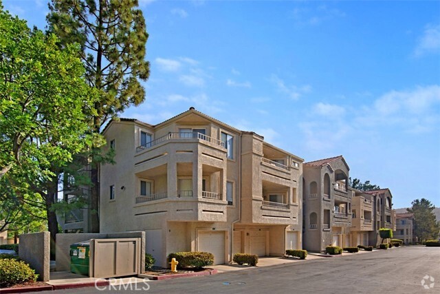 Building Photo - 1980 Las Colinas Cir Unit 303 Rental