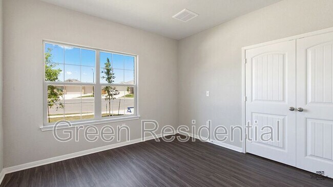 Photo - 956 Dubina Ave