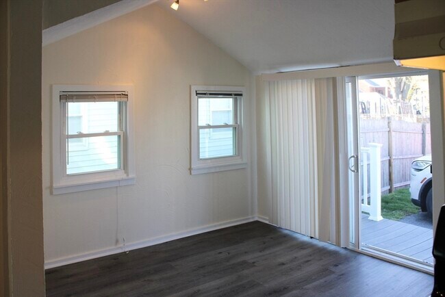 Photo - 20-22-22 Emerson St