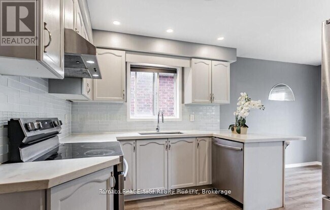 Photo - 18 Preston Ave