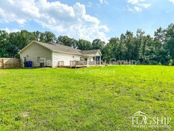 Photo - 105 Holden Ct