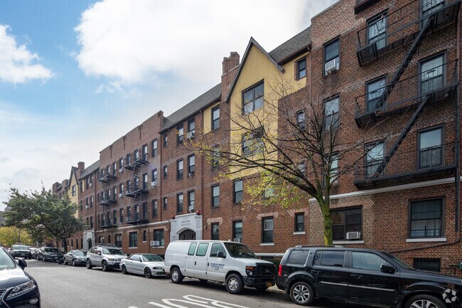 Photo - 32-40 93rd St