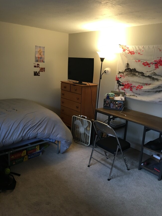 Bedroom 2 - 3000 Colorado Ave Unidad G125