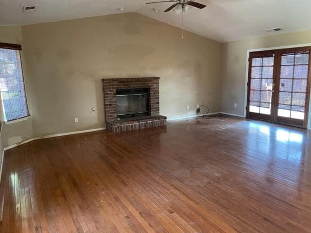 Photo - 566 N Fir Way