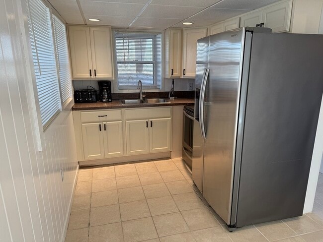 Building Photo - 187 Taylor Ave Unit 1