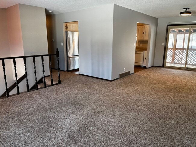 Photo - 3 Bed/3 Bath with Fenced in Yard!