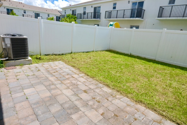 Photo - 754 SE 16th Ct