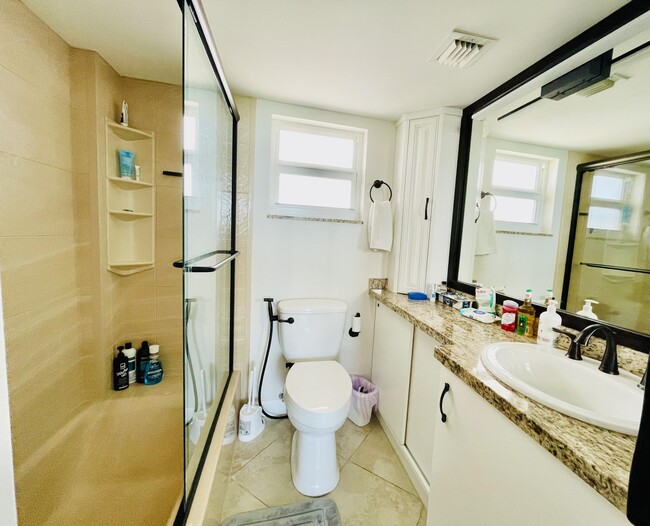 Photo - 333 NE 21st Ave Unidad 1118