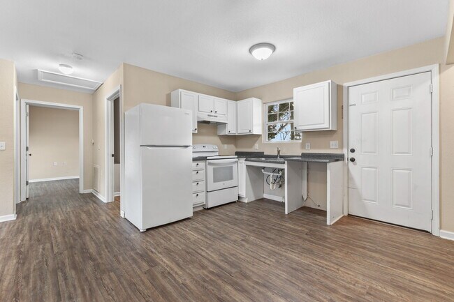 Golf View Apartments