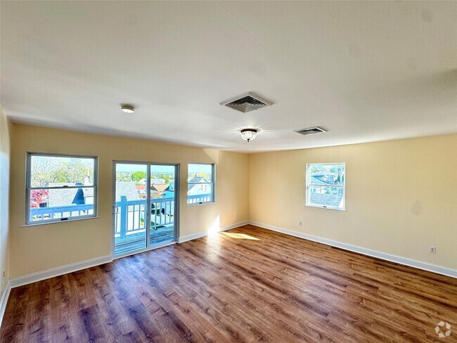 Building Photo - 130 Catskill Ave Unit 2 Rental