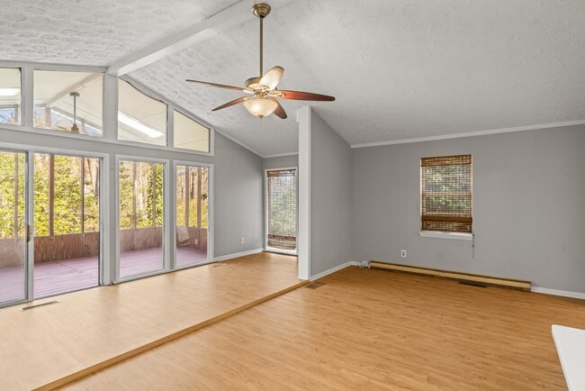 Photo - 4421 Jacobs Dr SW