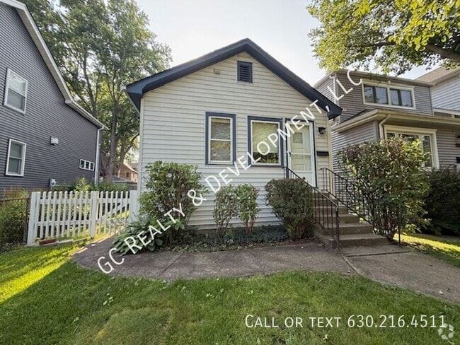 Building Photo - 2415 Hastings Ave Rental