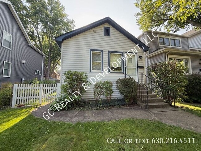 Photo - 2415 Hastings Ave House