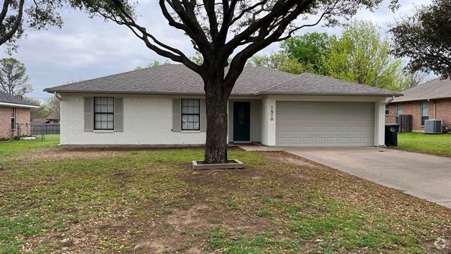 Building Photo - 1510 Woodside Ln E Rental
