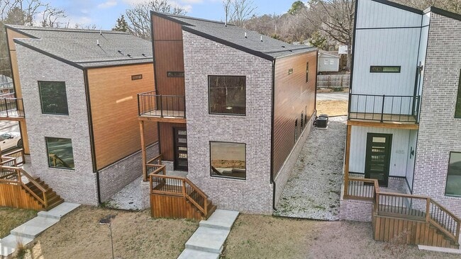 Photo - 491 S Happy Hollow Rd