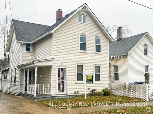 Building Photo - Charming 4-Bedroom Colonial in Tremont! Rental