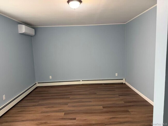 Photo - 61 Grand St S Unit 1FL