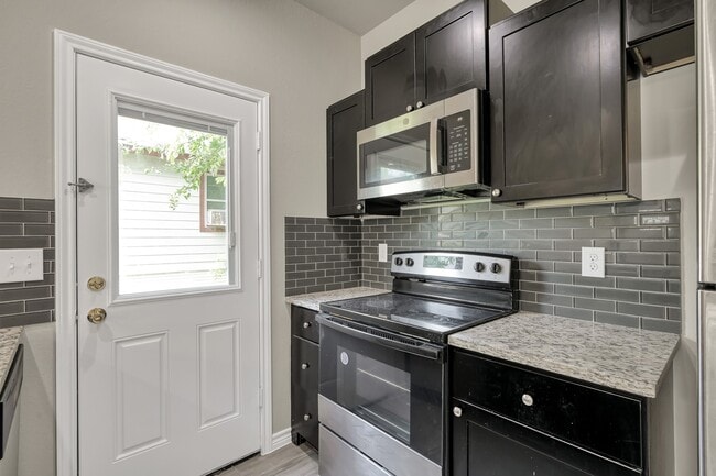 Photo - 11756 White Cedar St