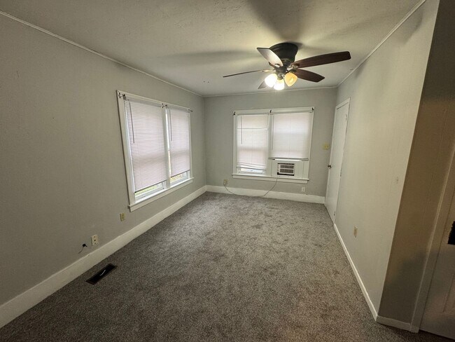 Photo - 623 W Main St Unit 3