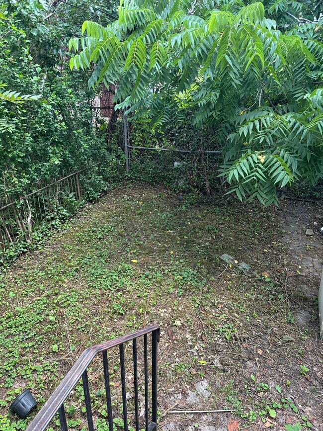 patio trasero privado - 6020 Kershaw St