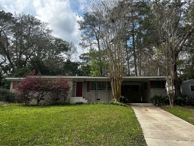 Building Photo - 2214 Joyner Dr