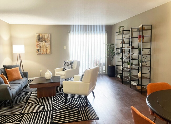 Building Photo - Sturbridge