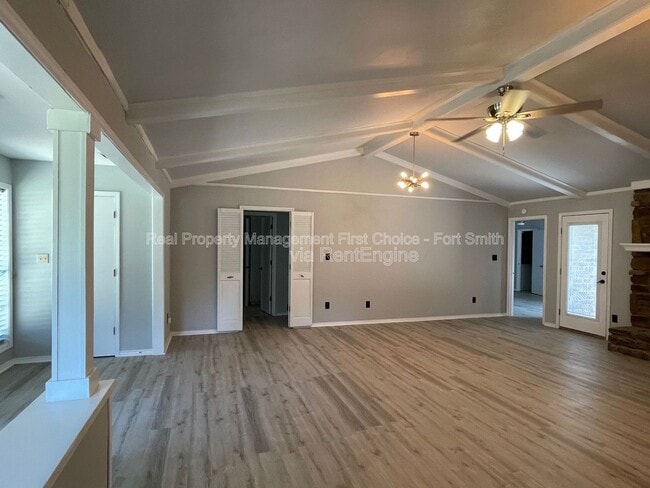 Photo - 8801 Meandering Way