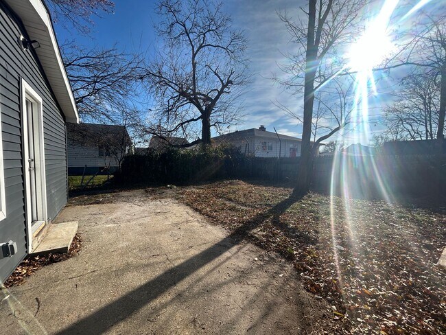 Photo - 1602 Heck Ave