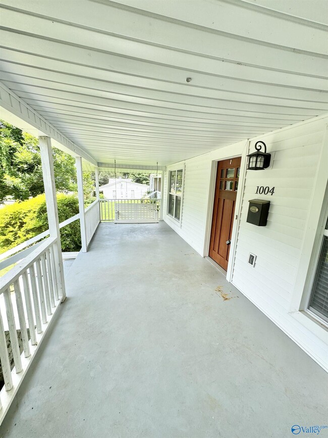 Photo - 1004 Stevens Ave NE