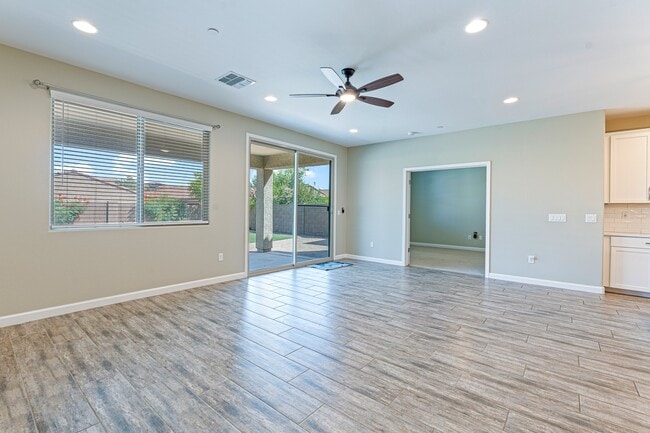 Photo - 14241 E Hub Dr