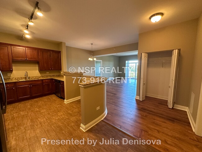 Photo - 1 Itasca Pl