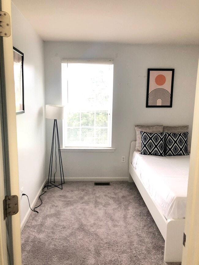 Photo - 6109 Hanlon St