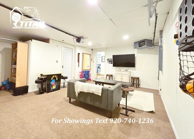 Photo - 2303 Lakeside Pl