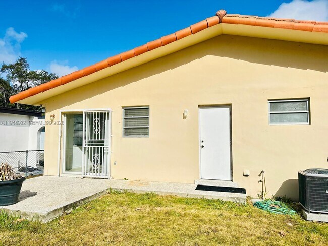 Photo - 2762 SW 21st St Unit -