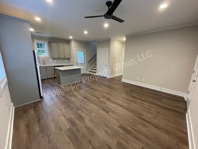 300 Boxwood Cir