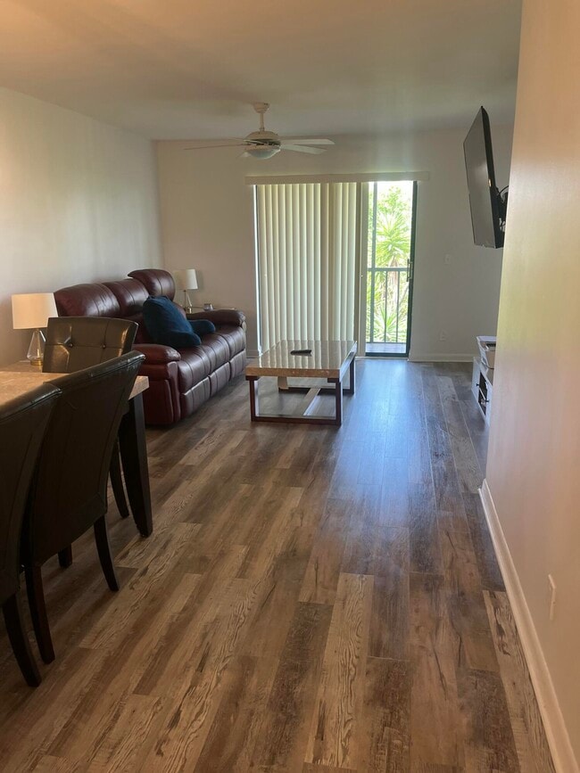 Building Photo - 7281 Golf Colony Ct Unit 204