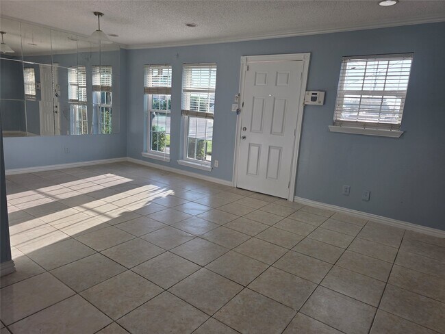 Photo - 1016 E Tri Oaks Ln Unit 86