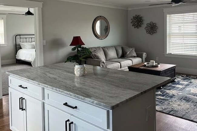 Photo - 222 Brookview Dr