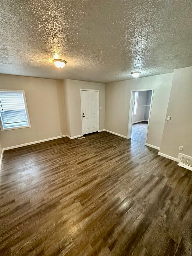 Photo - 947 E Augusta Ave