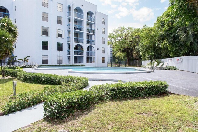 Photo - 9460 Fontainebleau Blvd Unit 132