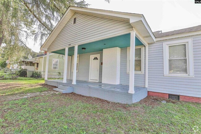 Building Photo - Newly Renovated 3 Bedroom, 1.5 Bath Close ... Rental