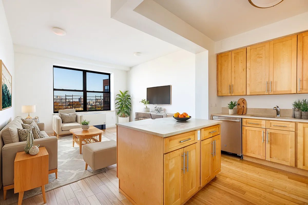 Photo - 150 Clermont Ave Unidad PH2