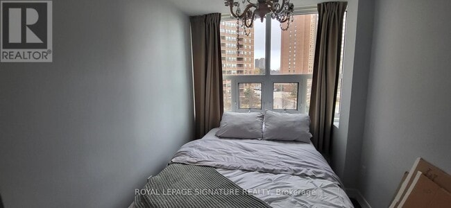 Photo - 714 The West Mall Unité 405