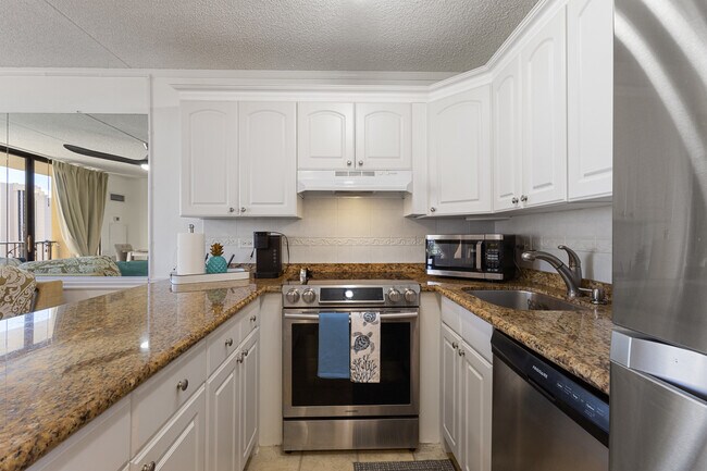 Photo - 411 Hobron Ln